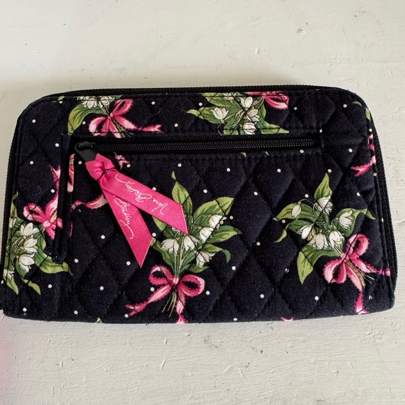 Vera Bradley New Hope floral bouquet wallet wristlet - Picture 3 of 8